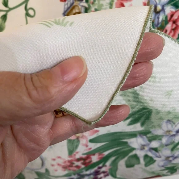 Vtg Small Square Polyester Table Cloth with Repeating Pattern Pink Roses Florals - Picture 7 of 8